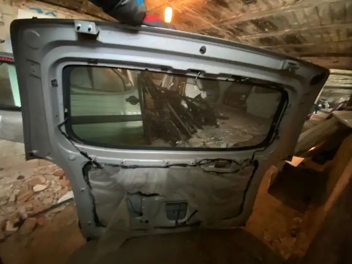 Hyundai Terracan (2004 - 2007) Крышка багажника — фото 2