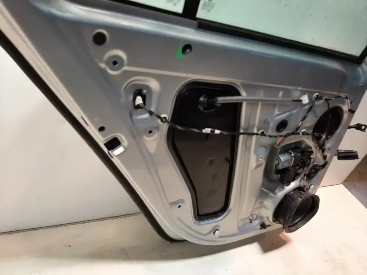 Skoda Octavia Mk3 (5E) (2013 - 2019) 5E0839915A Задняя дверь — фото 7