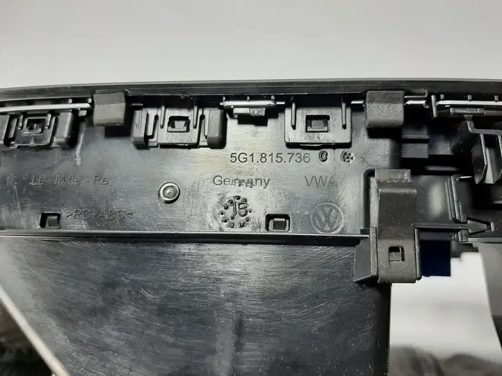 Volkswagen Golf VII (2013 - 2019) 5G1819743D Воздушная решетка панели — фото 4