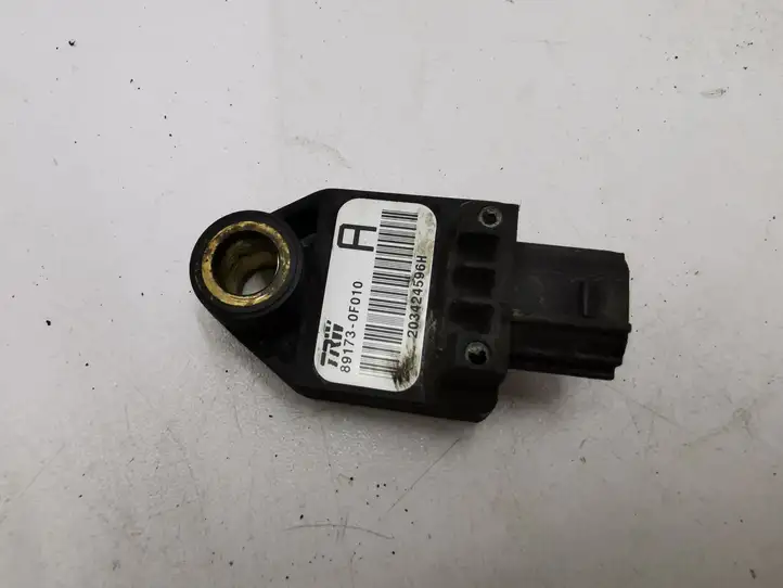 Toyota Corolla Verso AR10 (2004 - 2009) 891730F010 Датчик удара SRS — фото 1