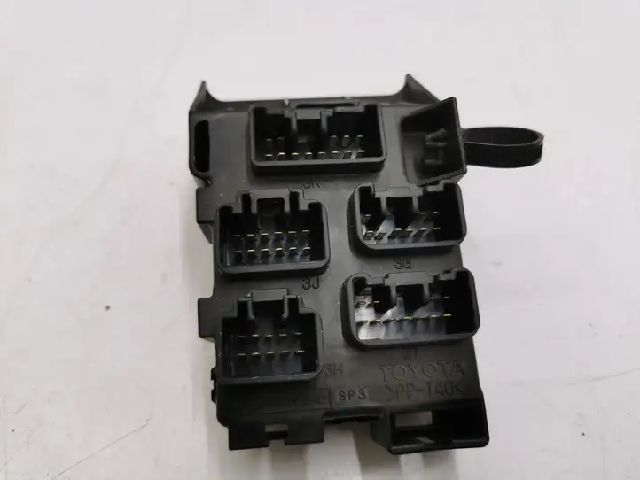 Toyota Avensis T250 (2003 - 2006) 288273405030 Блок предохранителей — фото 5