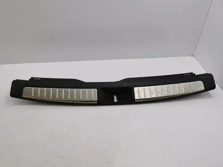 Toyota Avensis T250 (2003 - 2006) 5838705090 Отделка порога багажника — фото 1