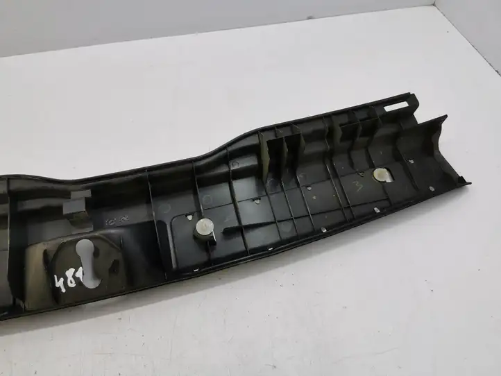 Toyota Avensis T250 (2003 - 2006) 5838705090 Отделка порога багажника — фото 3