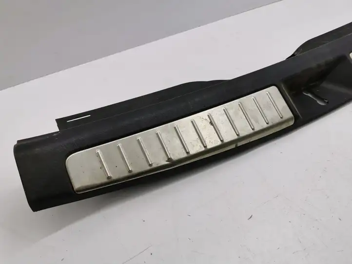 Toyota Avensis T250 (2003 - 2006) 5838705090 Отделка порога багажника — фото 6