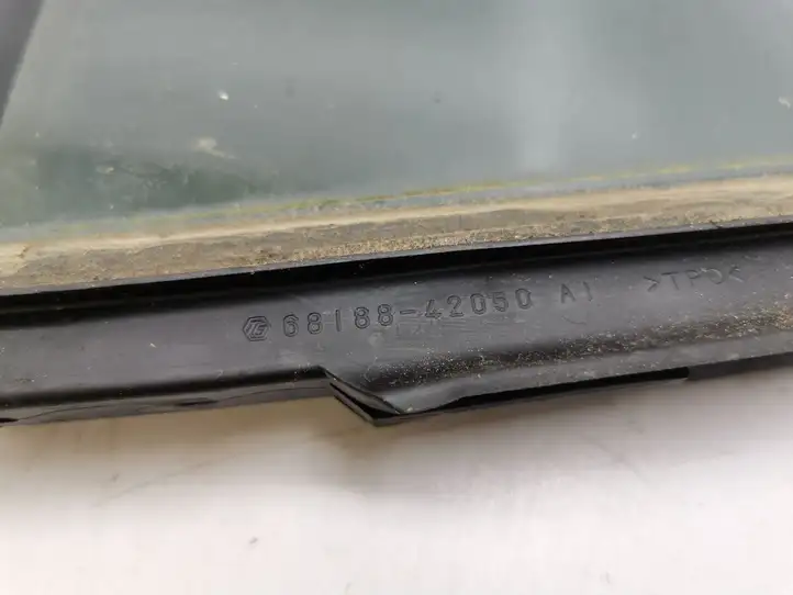 Toyota RAV 4 (XA40) (2012 - 2018) 6818842050 Форточка двери — фото 6