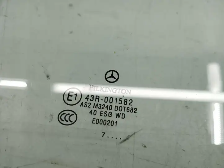 Mercedes-Benz C W204 (2007 - 2014) Стекло передней двери — фото 4