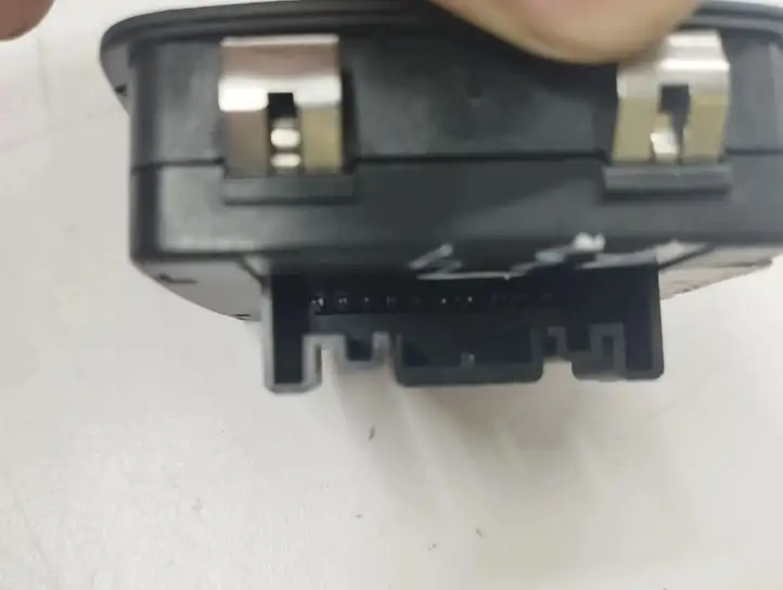 Audi Q7 4L (2005 - 2009) 4L0959511B Включатель регулировки высоты / жесткости ходовой части — фото 4