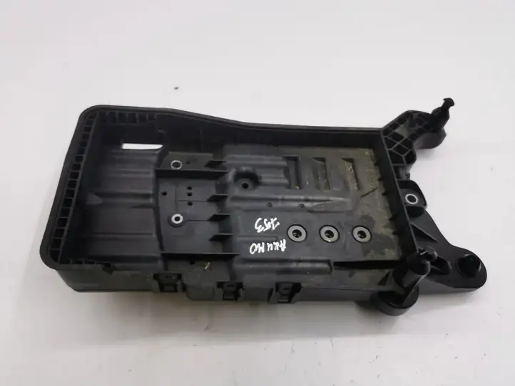 Volkswagen Tiguan (2020 - 2024) 5QF915325B Площадка аккумулятора — фото 1