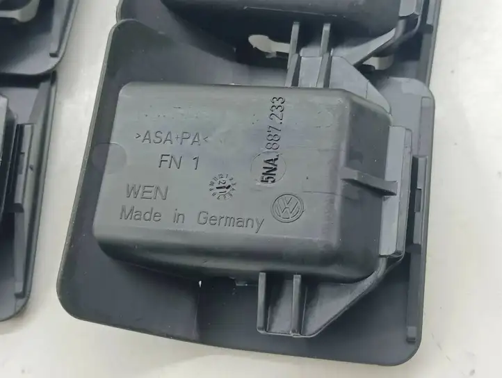 Volkswagen Tiguan (2020 - 2024) 5NA887233 Заглушка ISOFIX — фото 9