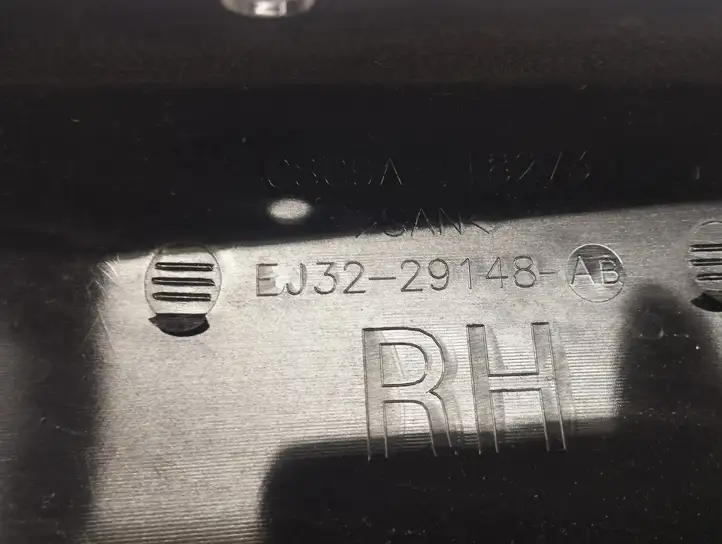Land Rover Evoque I (2011 - 2015) EJ3229148 Облицовка заднего бокового стекла — фото 7