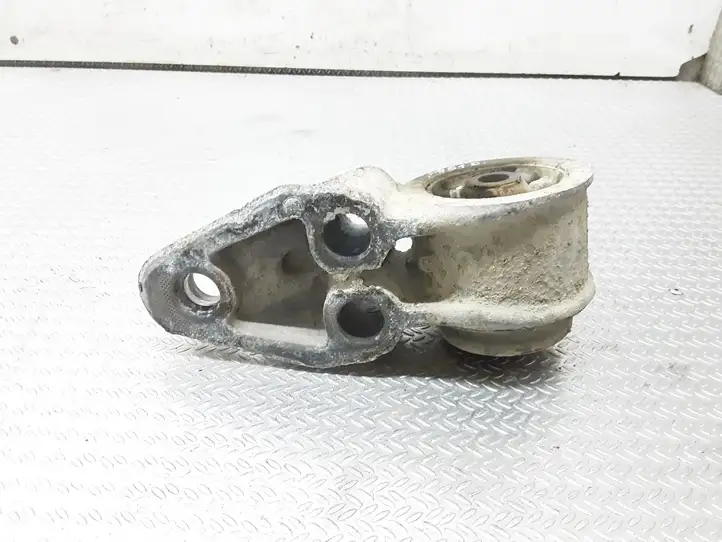 Audi A6   4B0501521E Задняя направляющая втулка (втулки) (сайлентблок)