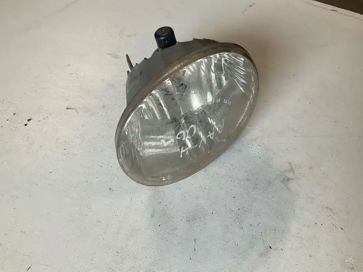 Toyota RAV 4 (XA20) (2000 - 2005)   Передняя противотуманная фара