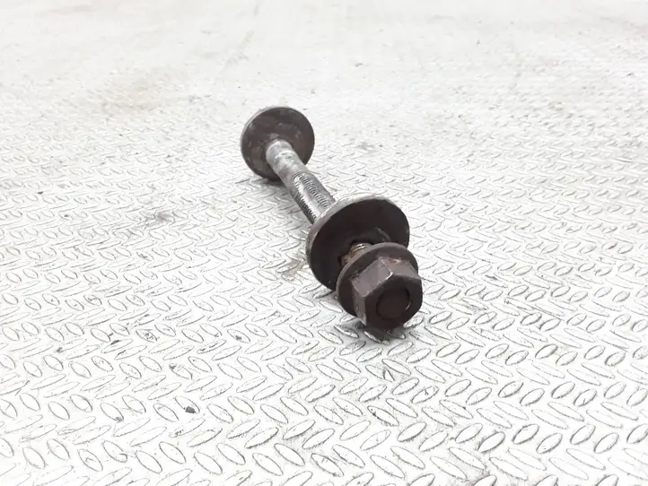 BMW 5 E39    Болт развал - схождения