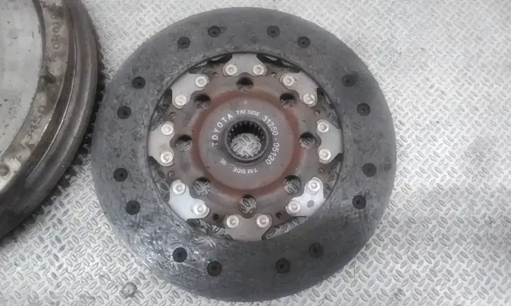 Toyota Corolla Verso AR10 (2004 - 2009)  134500R010 Комплект сцепления