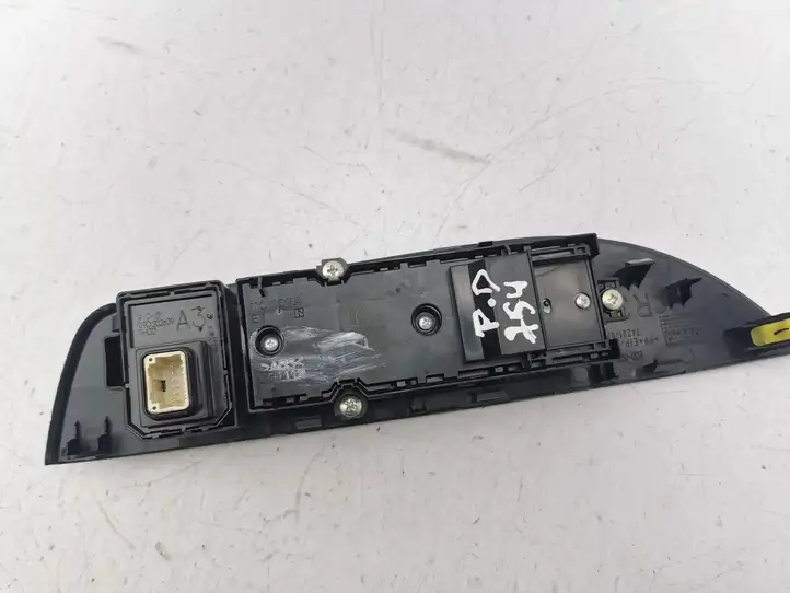 Toyota Corolla E210 E21 (2018 - ) 8404002270 Кнопка стеклоподъемников — фото 5