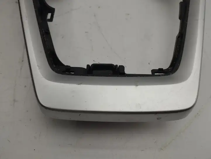 Toyota RAV 4 (XA50) (2018 - ) 5880542100 Декоративная отделка — фото 7