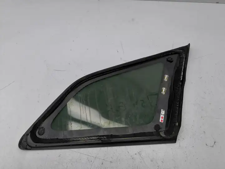 Toyota Corolla E210 E21 (2018 - ) Заднее боковое стекло — фото 2