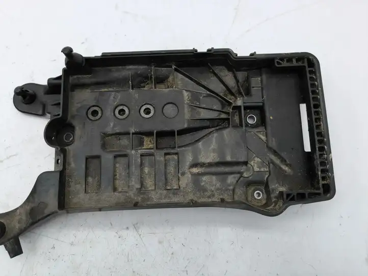 Seat Ibiza V (KJ) (2017 - ) 2Q0915331 Площадка аккумулятора — фото 4