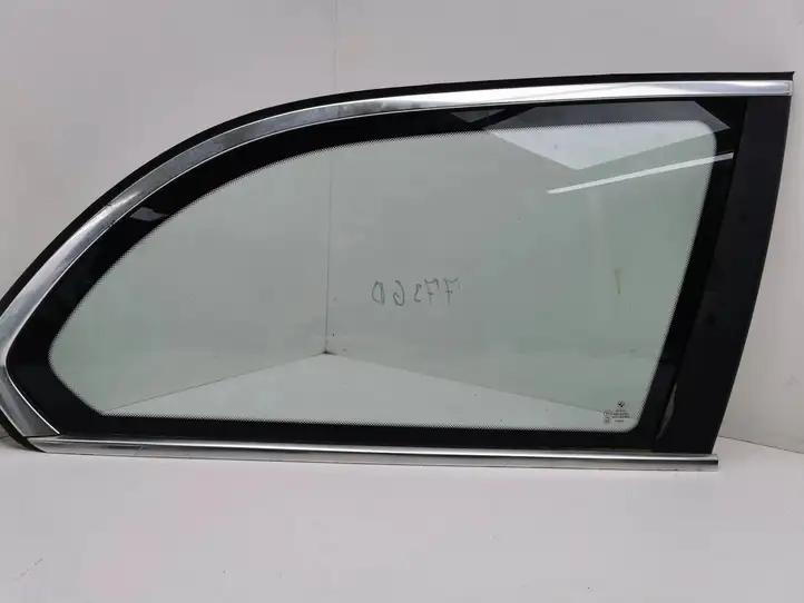 BMW 5 E60 E61 (2004 - 2010) Заднее боковое стекло — фото 1
