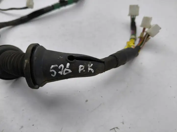 Toyota RAV 4 (XA30) (2006 - 2016) 8215242780D Проводка передней двери — фото 4