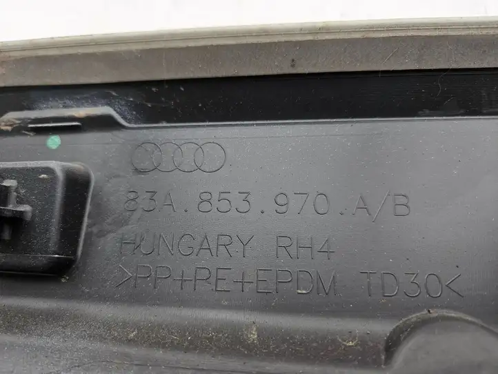 Audi Q3 F3 (2018 - ) 83A853970 Молдинги задней двери — фото 8