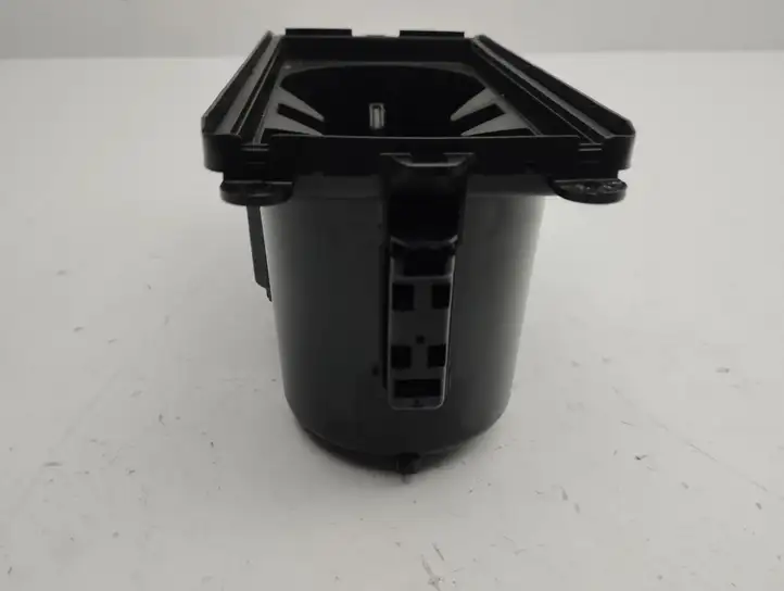 Audi Q3 F3 (2018 - ) 83A862533 Подстаканник — фото 2