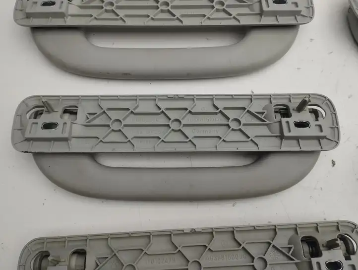 Mercedes-Benz Vito Viano W639 (2003 - 2010) A6398150036 Комплект потолочных ручек — фото 3
