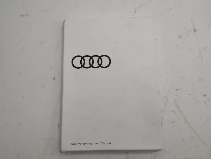 Audi A3/S3 8Y (2020 - ) 8Y0012720AL Сервисная книжка — фото 1