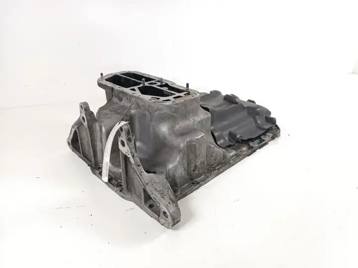 Toyota Land Cruiser (J120) (2002 - 2009) 1210130080 Картер двигателя — фото 2