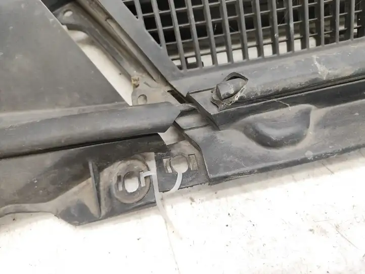 Toyota RAV 4 (XA20) (2000 - 2005) 5570842110 Жабо стеклоочистителей — фото 7