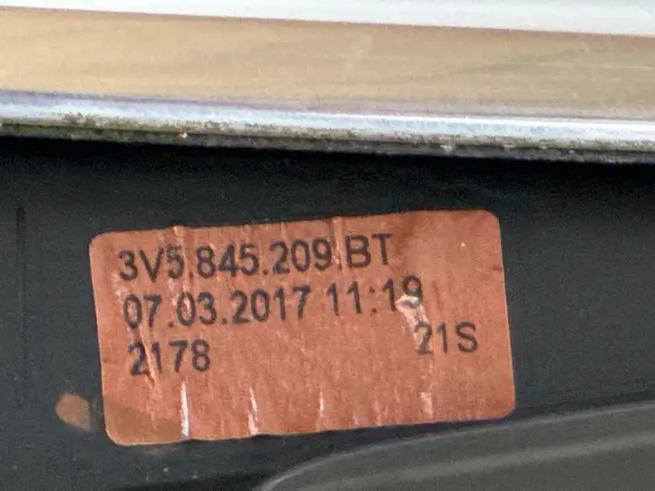 Skoda Superb B8 (3V) (2015 - 2023) 3V5845209BT Накладка стекла задней двери — фото 3