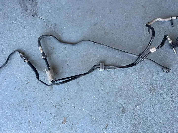 Dodge Ram (2018 - ) P57008587AA Трубка подачи топлива в форсунки — фото 1