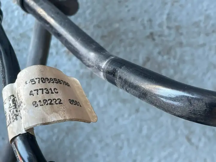 Dodge Ram (2018 - ) P57008587AA Трубка подачи топлива в форсунки — фото 3
