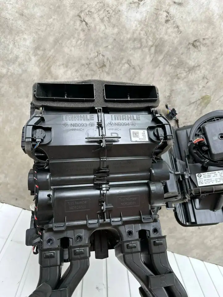 BMW iX (2021 - ) 6411HZ5A2BAB9 Комплект системы вентиляции салона — фото 7