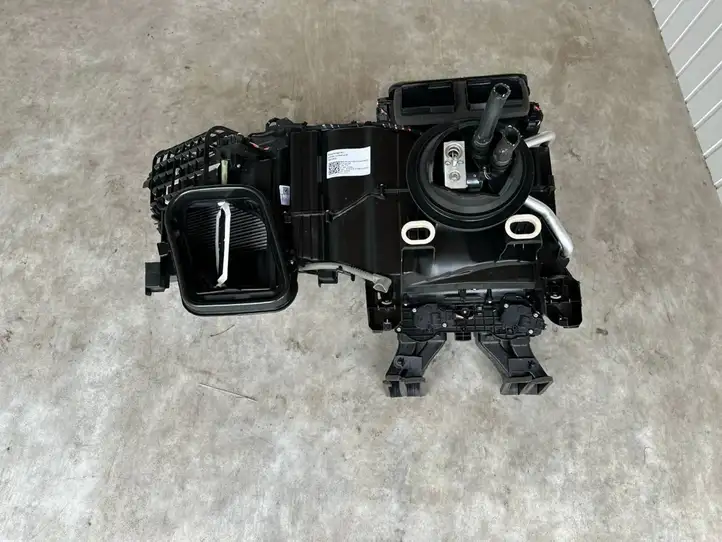 BMW iX (2021 - ) 6411HZ5A2BAB9 Комплект системы вентиляции салона — фото 10
