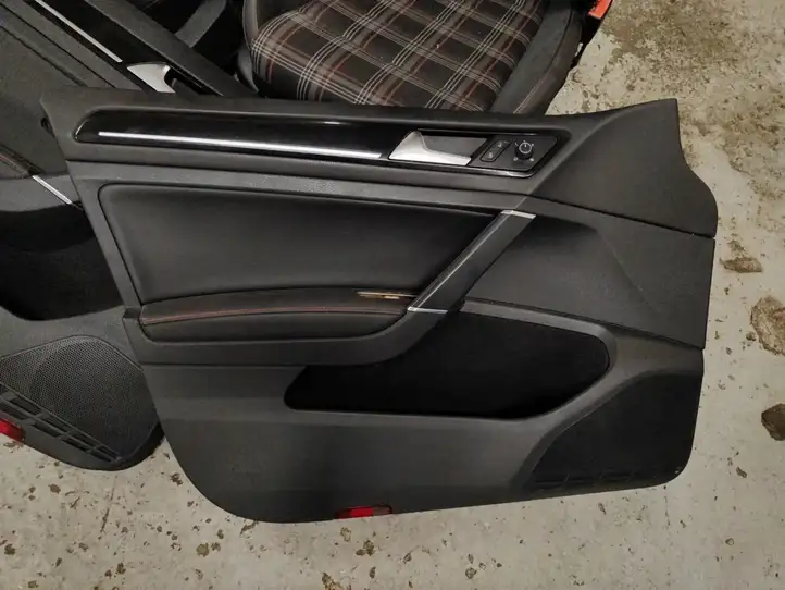 Volkswagen Golf VII (2013 - 2019) 5G4867011CE Комплект салона — фото 18