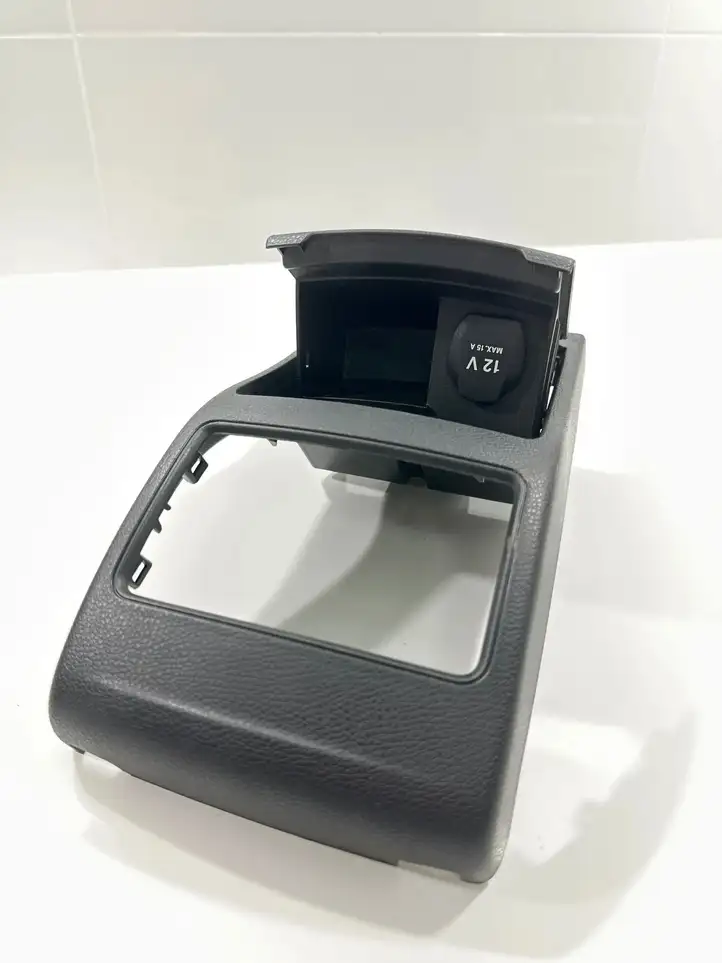 Mercedes-Benz A W176 (2012 - 2018) A1766801050 Задняя пепельница — фото 1