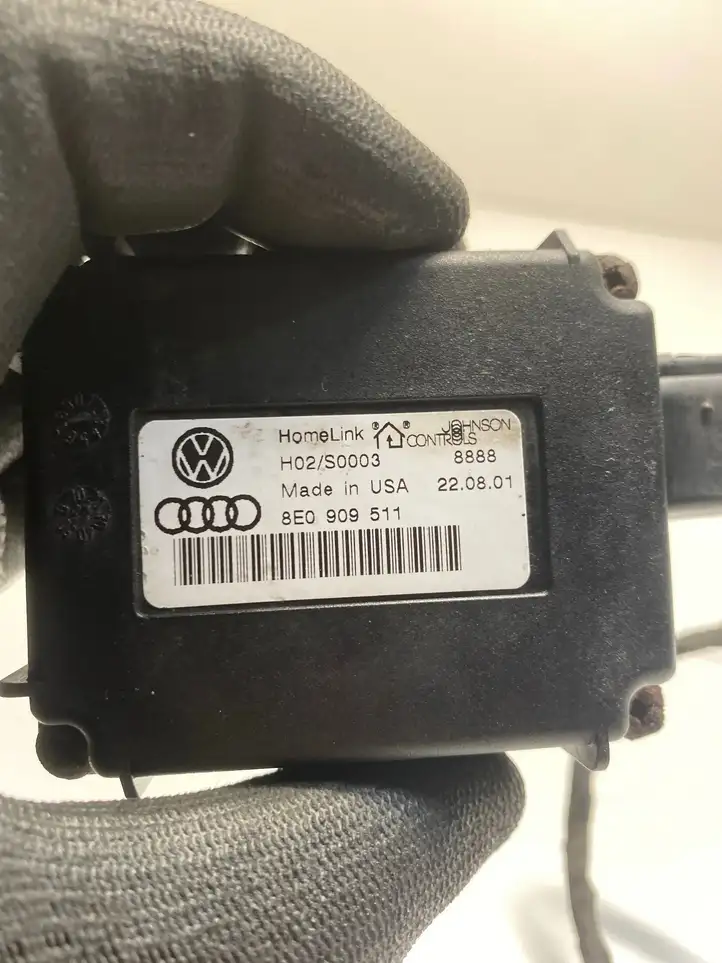 Audi A4 S4 B6 8E 8H (2000 - 2006) 8E0909511 Пульт управления воротами — фото 4