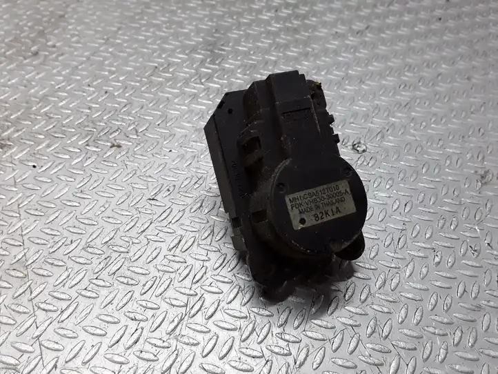 Mitsubishi Outlander (2001 - 2007) CSA512T010 Двигатель задвижки потока воздуха — фото 1