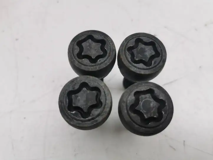 Audi A6 C7 (2014 - 2018) Секретки для колёс — фото 2