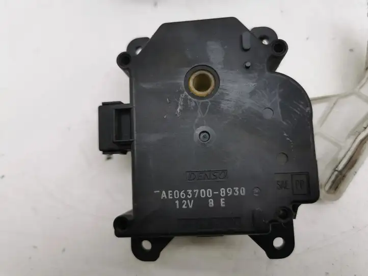 Toyota Corolla E120 E130 (2000 - 2004) AE0637008610 Двигатель задвижки потока воздуха — фото 7