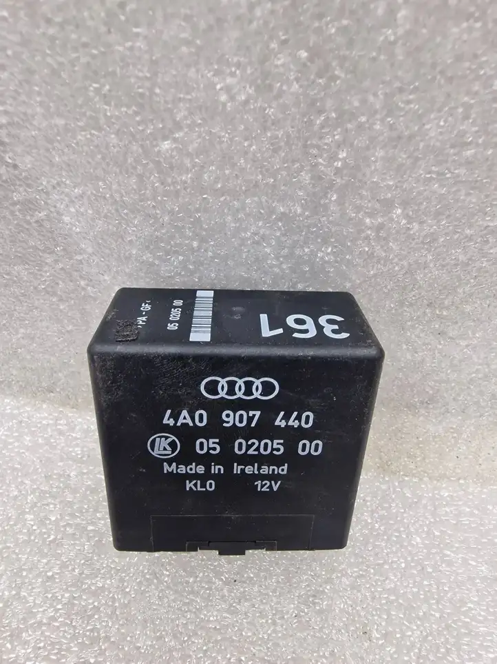 Audi A8 S8 D2 4D (1999 - 2002) 4A0907440 Реле интервала стеклоочистителей — фото 1