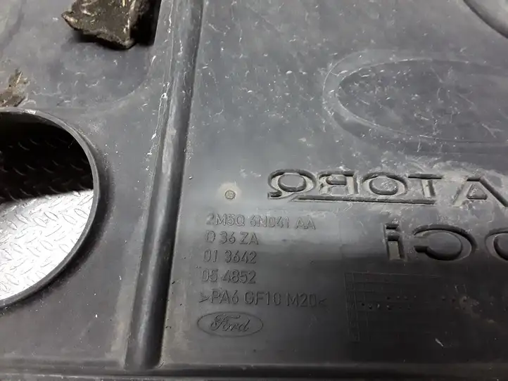 Ford Focus (1998 - 2004) 2M5Q6N041AA Крышка двигателя декоративная — фото 2