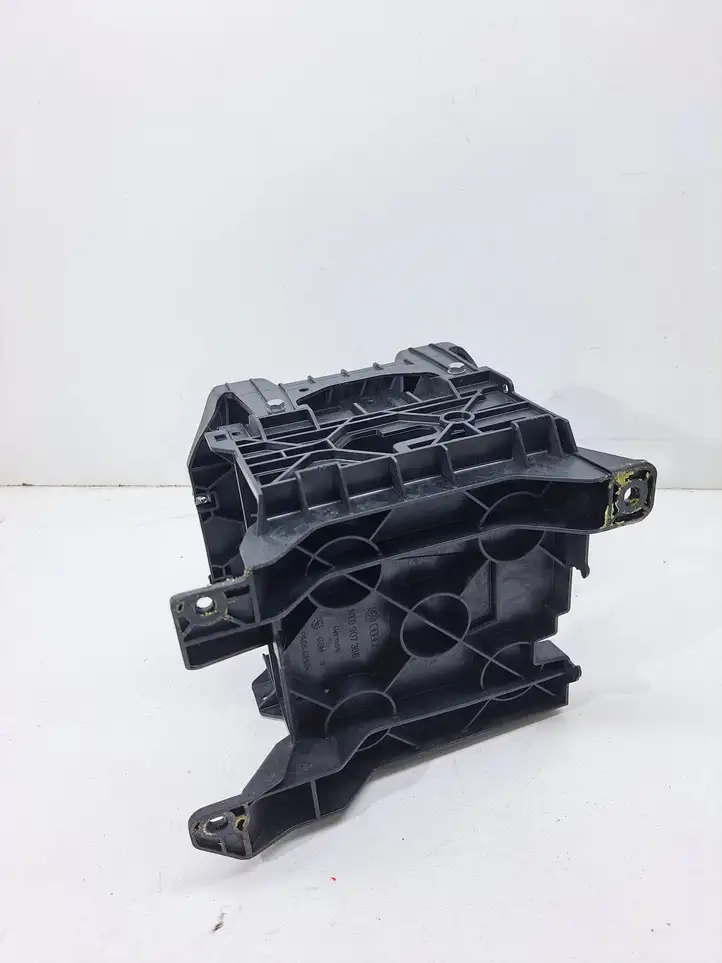 Audi A5 8T 8F (2007 - 2011) 8T0907368A Кронштейн усилителя звука — фото 3