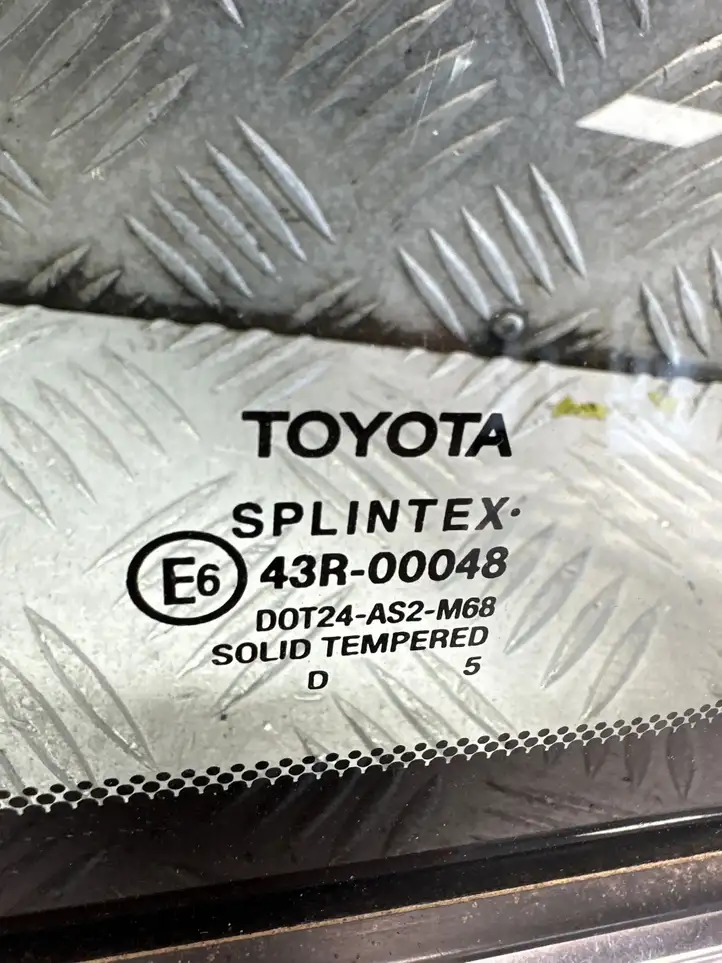Toyota Avensis T250 (2006 - 2009) 43R00048 Заднее боковое стекло — фото 2