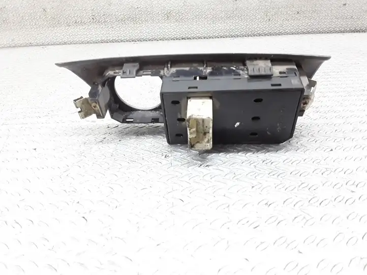 Hyundai Coupe (2001 - 2005) 935702C910 Кнопка стеклоподъемников — фото 3