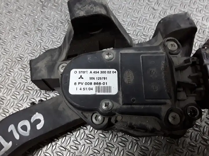 Mitsubishi Colt (2008 - 2012) MN125791 Педаль акселератора — фото 2