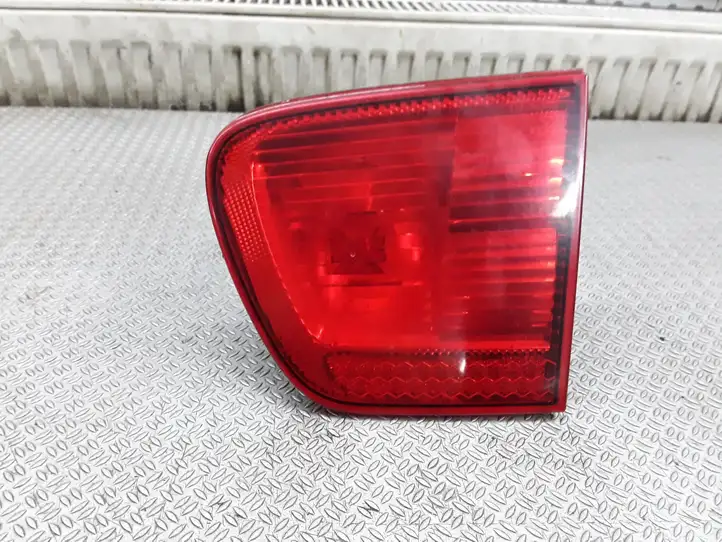 Seat Ibiza II (6k) (1999 - 2002) 6K6945092B Задний фонарь в крышке багажника — фото 1