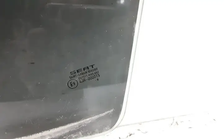 Seat Ibiza IV (6J,6P) (2008 - 2017) 43R000015 Стекло задней двери — фото 2
