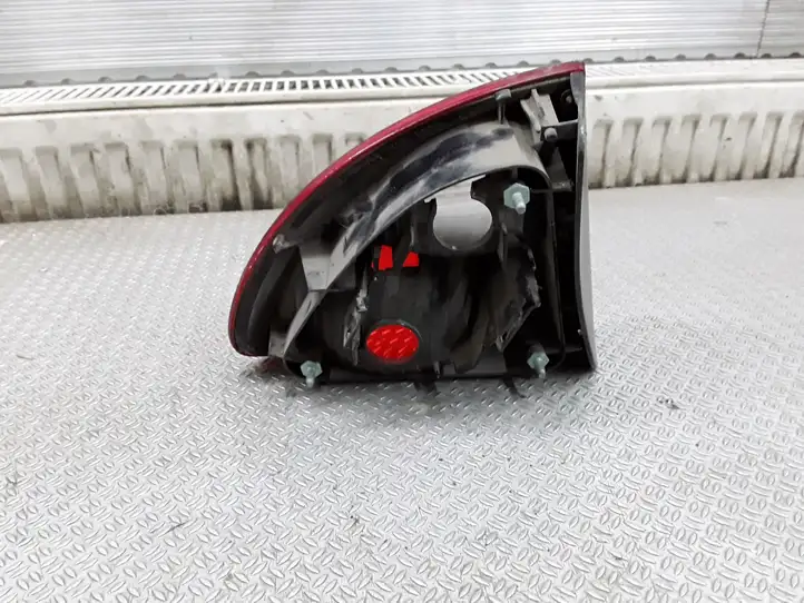 Seat Leon (1M) (1998 - 2006) 1M6945112 Задний фонарь в кузове — фото 2